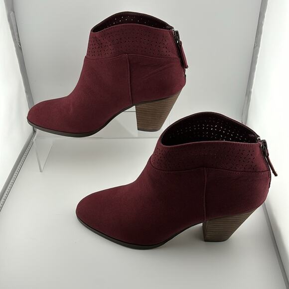 Boots Violet & Red Burgundy Wine Cutout Ankle Boho Bootie Size 7.5 Heel 3” - Picture 5 of 10